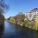Urban Loft In Vibrant Kreuzkoelln
